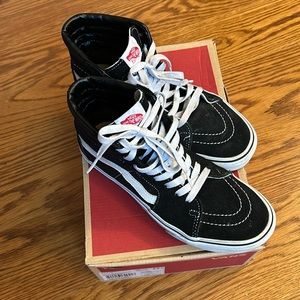 Vans Black/Black/White SK8-Hi Size 6.5men’s/8.0 women’s